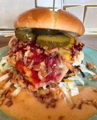 嘲讽伊萨克叛逃，纽卡酒吧推出“瑞典鼠辈”汉堡