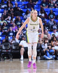 状元佩奇新秀赛季表现：场均19.1分5.3助 爆砍44分WNBA本赛季最高