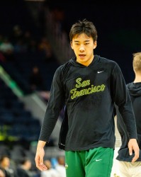 开云体育-王俊杰3年NCAA首次20+！媒体人：俊杰今天里程碑也有维伦一份功劳