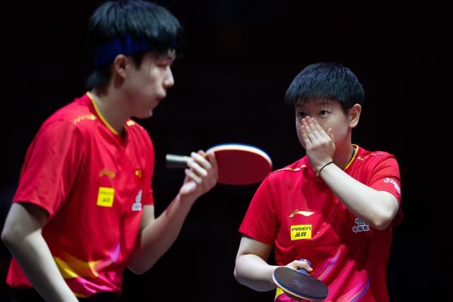 1747567112226071776.jpg (体育)(2)乒乓球——世乒赛混双:王楚钦_孙颖莎首轮晋级XxjpseC007280_20250518_PEPFN0A001.jpg